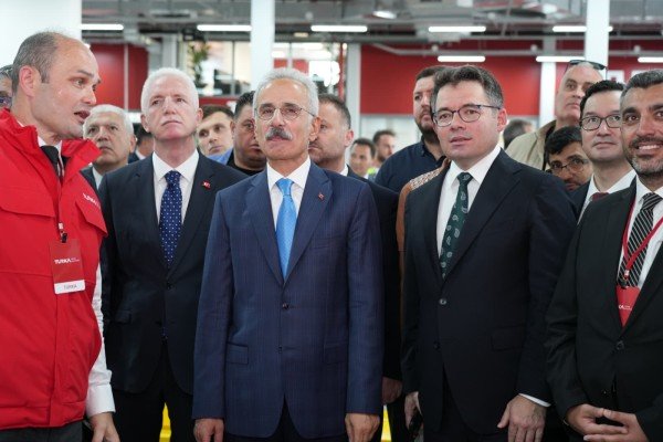 Bakanımız Sayın Abdulkadir Uraloğlu Yeni Nesil Araç Muayene Teknolojilerini İnceledi