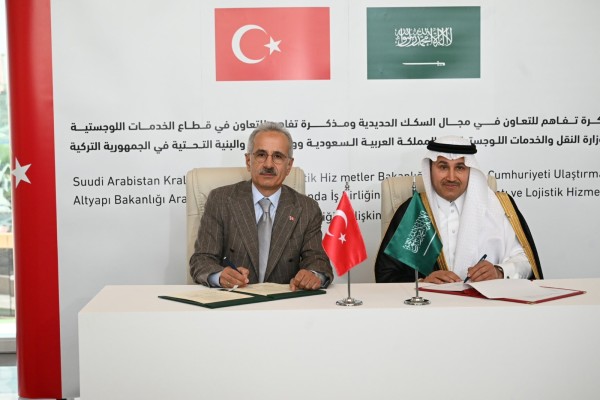 Türkiye ile Suudi Arabistan Arasındaki Lojistik Hizmetler ve Ulaştırma Koridorlarının Geliştirilmesine Yönelik Önemli Bir Adım Atıldı